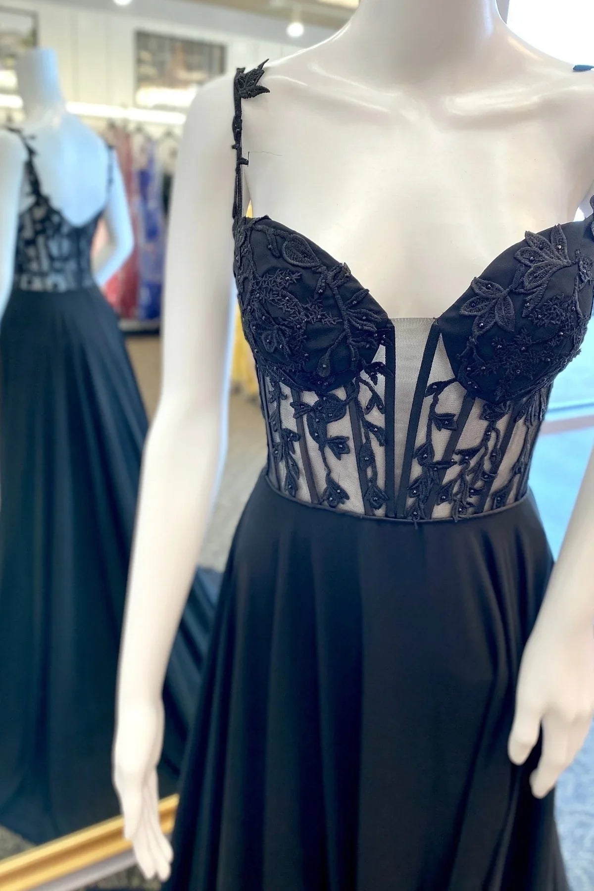 Spaghetti Straps Red A-line Lace Appliques Chiffon Long Prom Dress Prom Dresses Stores