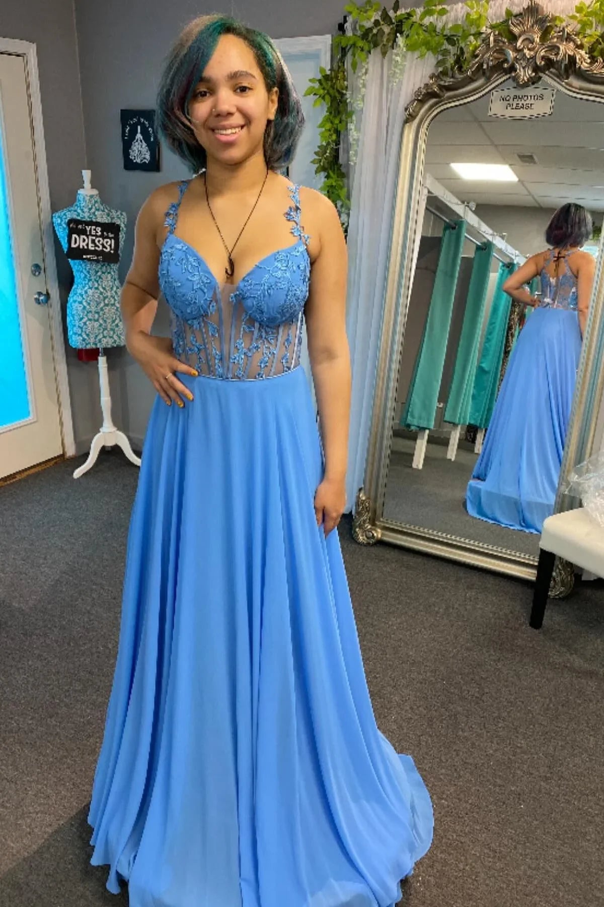 Spaghetti Straps Red A-line Lace Appliques Chiffon Long Prom Dress Prom Dresses Stores