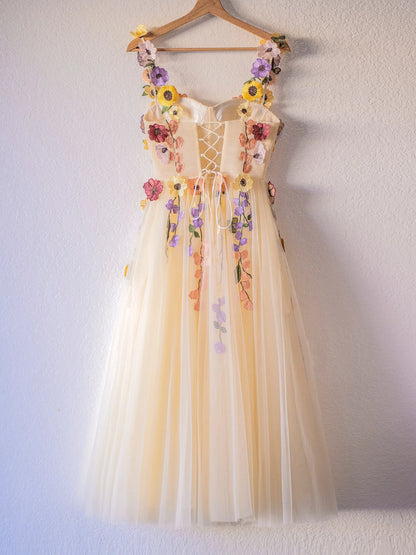 Whimsical A-Line Sweetheart Sleeveless Tulle Midi Floral Dress