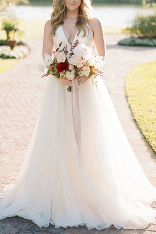 Sleeveless V-Neck Tulle Wedding Dress