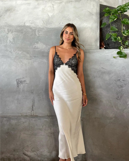 Dress Spaghetti Straps White and Black Lace V-neck Sleeveless Mermaid Floor Length Prom Dress