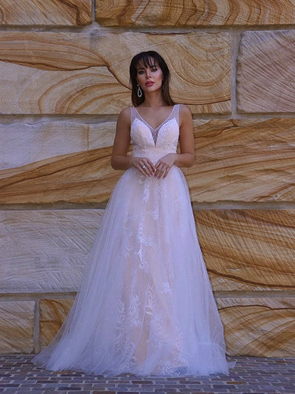 Lace Applique V-neck Sleeveless Sweep/Brush Train Wedding Dresses