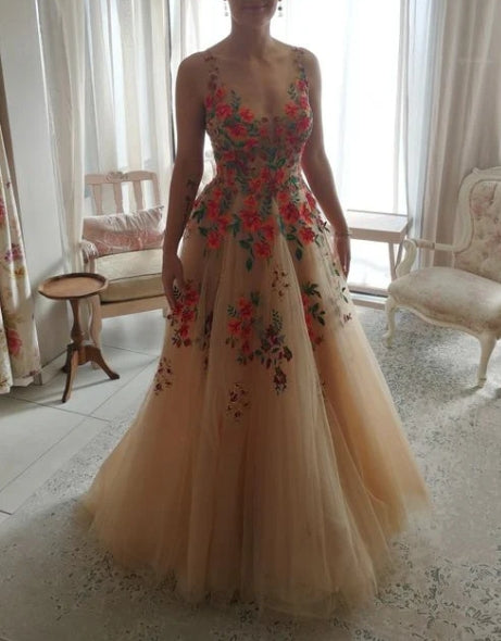 A-line Sexy V-neck Tulle Formal Prom Gowns