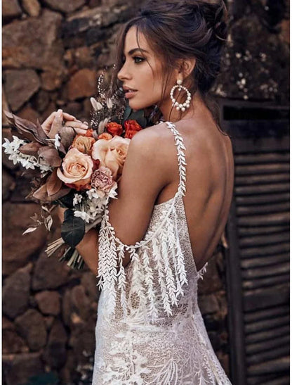 Boho Lace A‑Line Deep‑V Fringe Cold‑Shoulder Open‑Back Chapel‑Train Wedding Dress For Garden